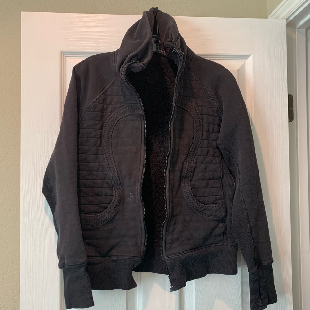 Black Lululemon sweatshirt